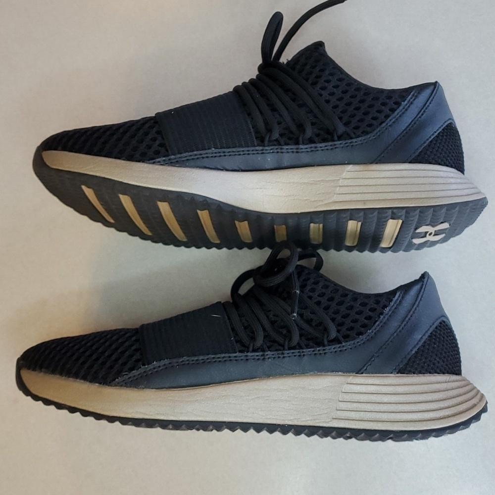 Under Armour Breathe Lace up Sneakers - Picture 8 of 12